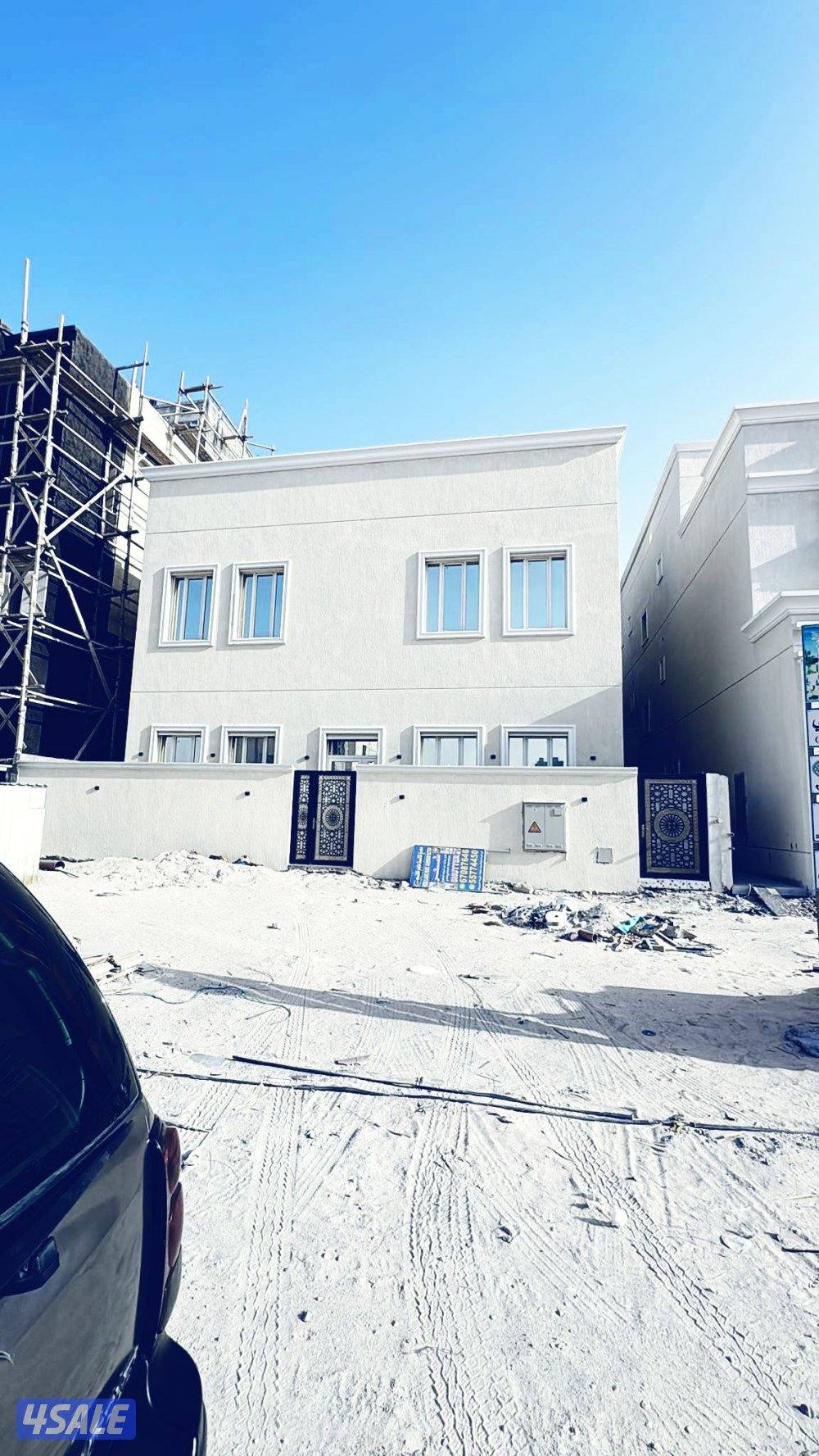 للبيع قسيمة دورين وربع تشطيب سوبر ديلوكس موقع مميز0