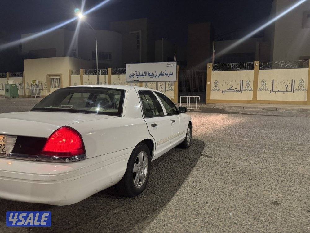 فورد فكتوريا 2010 ابيض0