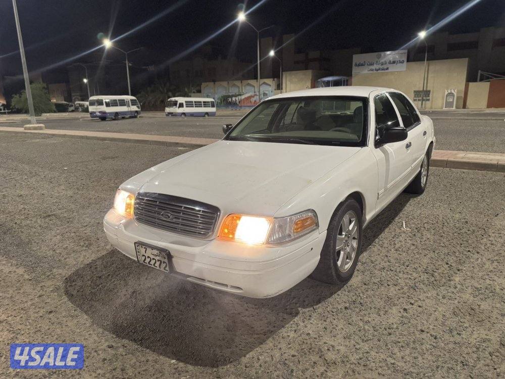 فورد فكتوريا 2010 ابيض1