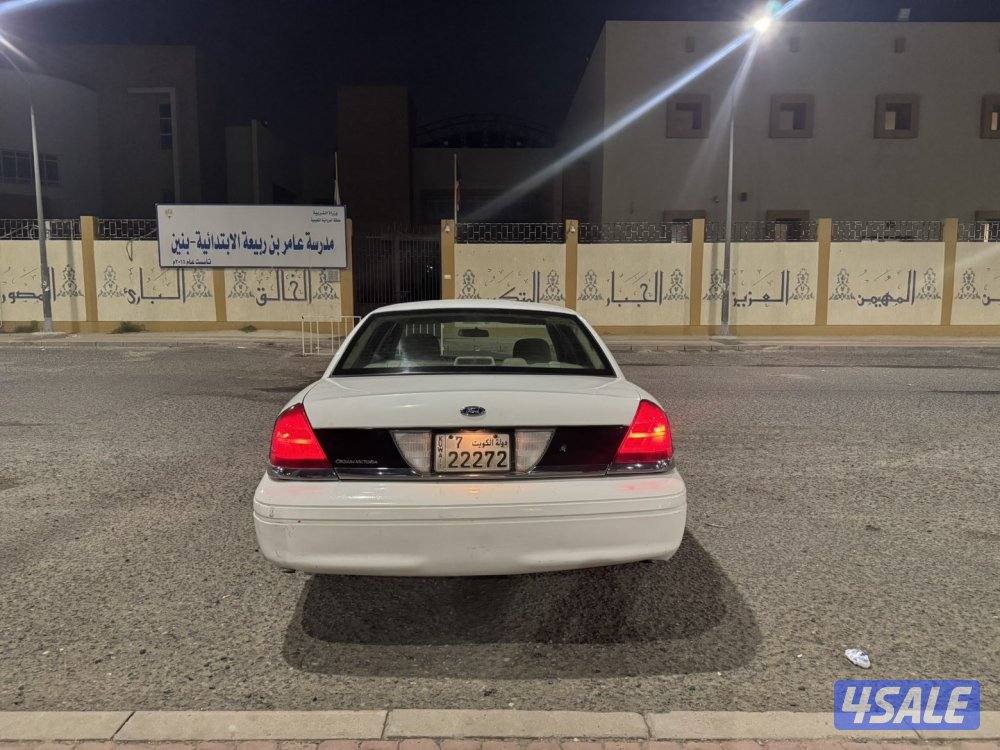 فورد فكتوريا 2010 ابيض2