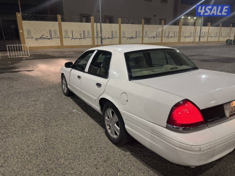 فورد فكتوريا 2010 ابيض5