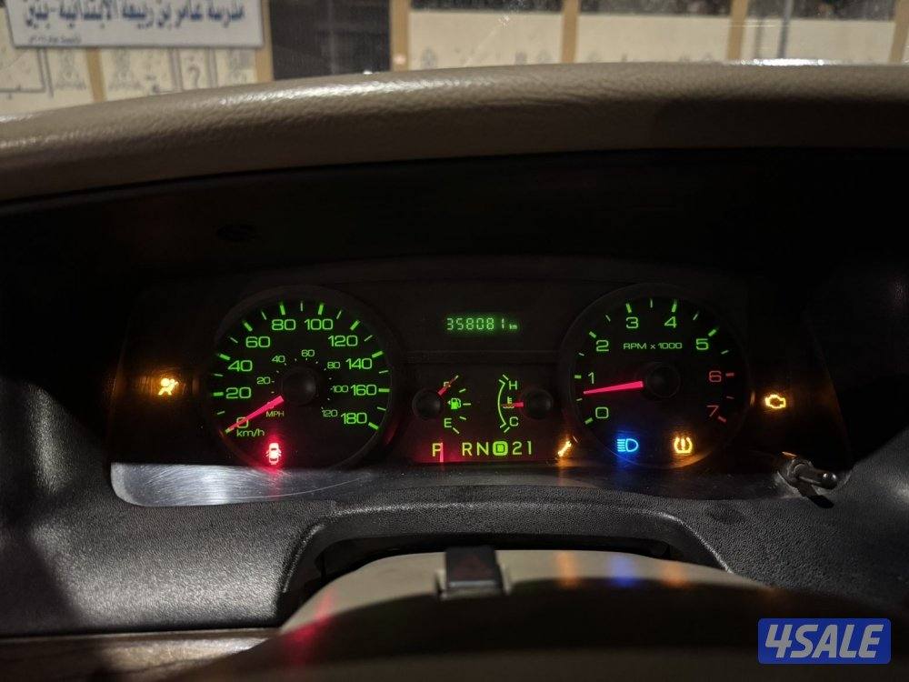 فورد فكتوريا 2010 ابيض7