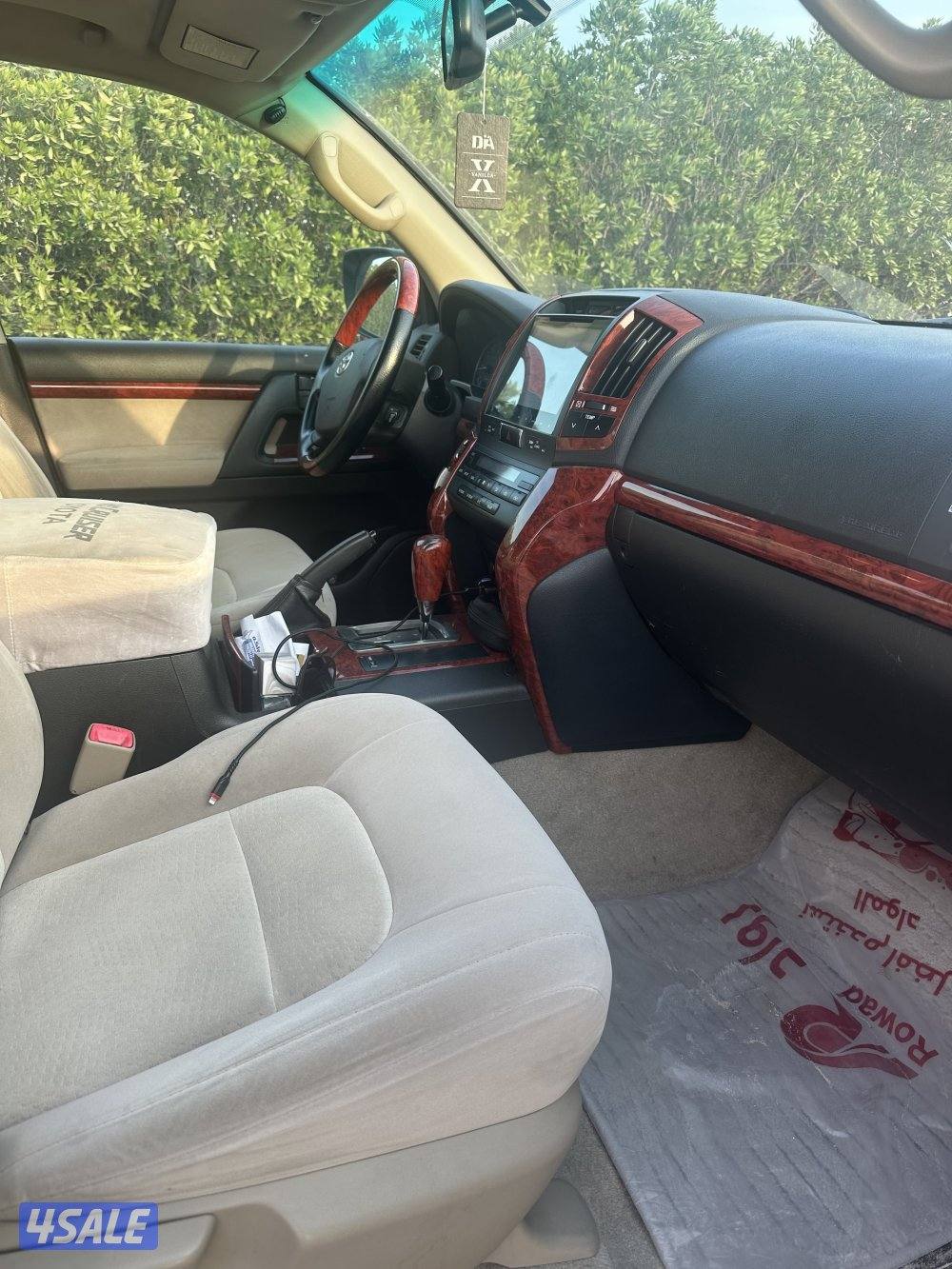 للبيع  لاندكروزر موديل ٢٠١٠ ماشي ٣٩٣ سيرفيس منتظم بالوكاله شرط بلكامل6