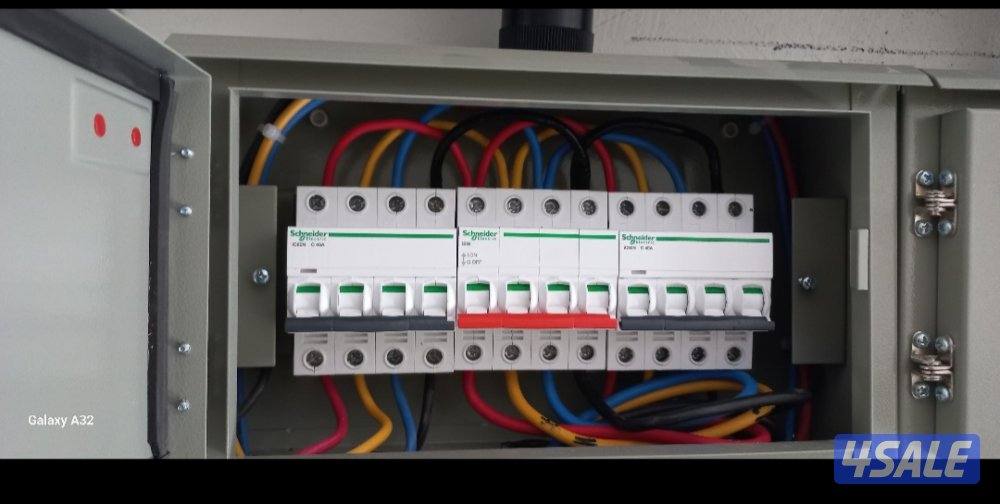 مقاول كهرباء _فني كهربائي  تاسيس تشطيب صيانه  جميع الاعطال3