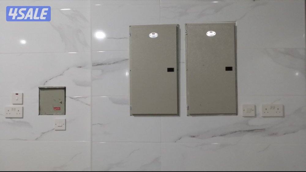 مقاول كهرباء _فني كهربائي  تاسيس تشطيب صيانه  جميع الاعطال7