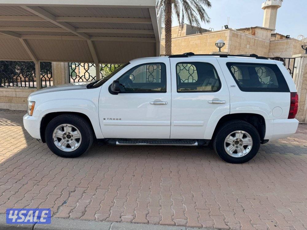 تاهو Z71 مديل 2008 اللون ابيض ماشي 3032
