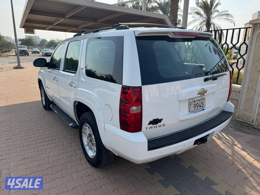 تاهو Z71 مديل 2008 اللون ابيض ماشي 3033