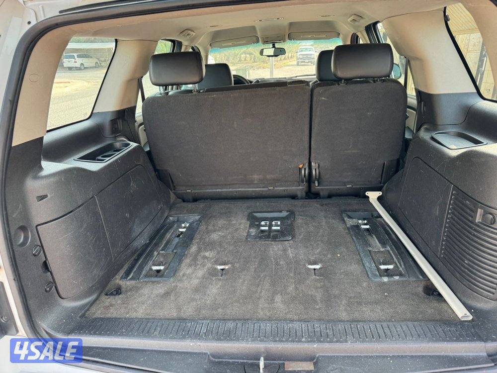 تاهو Z71 مديل 2008 اللون ابيض ماشي 3034