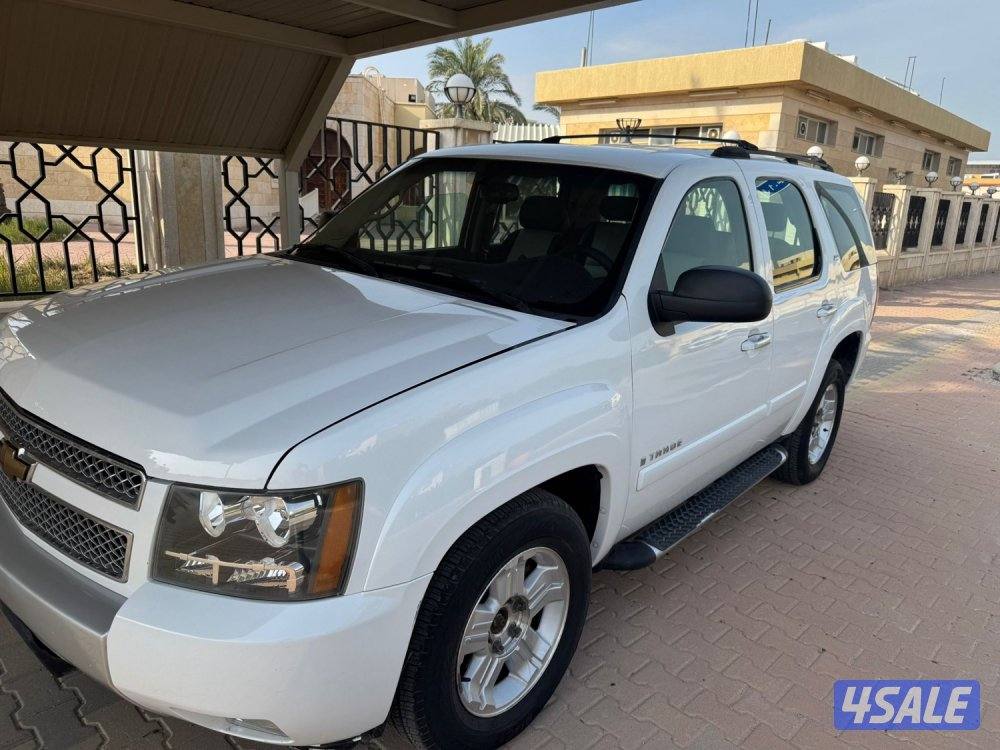 تاهو Z71 مديل 2008 اللون ابيض ماشي 3036