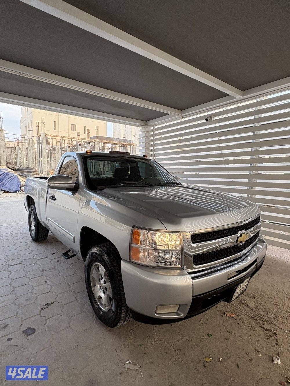 للبيع وانيت سلفرادو0