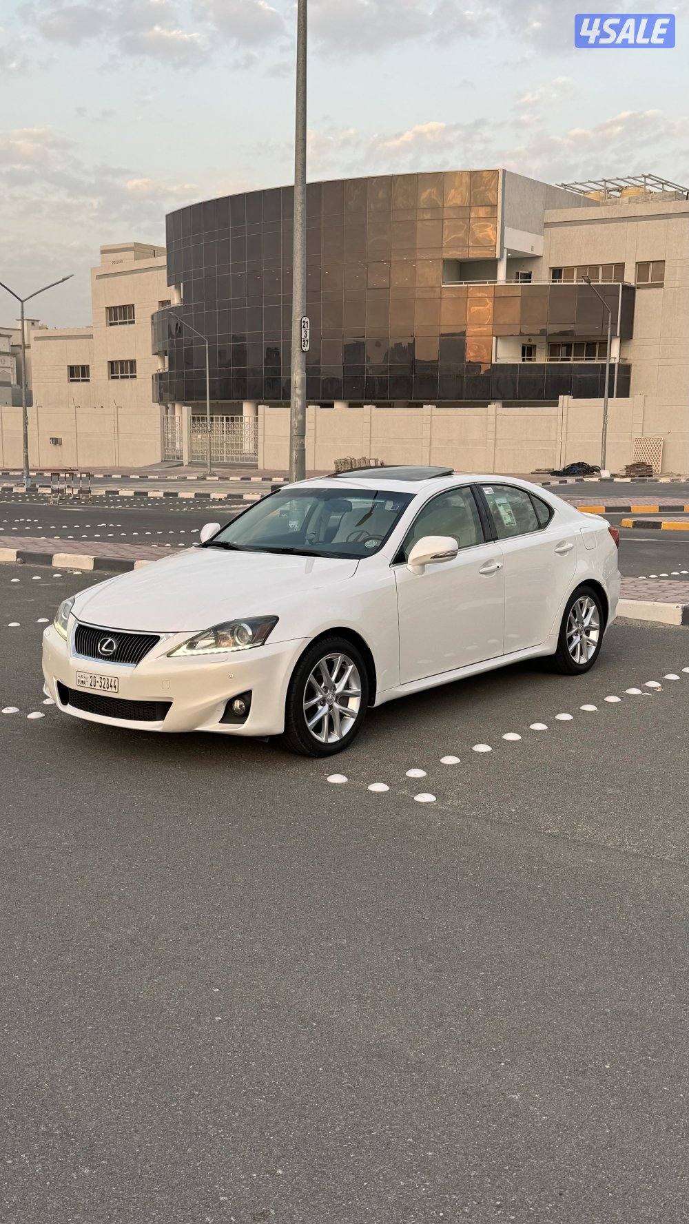 للبيع لكزس is 3000