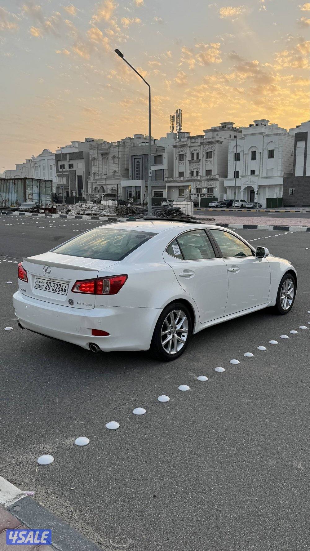 للبيع لكزس is 3004