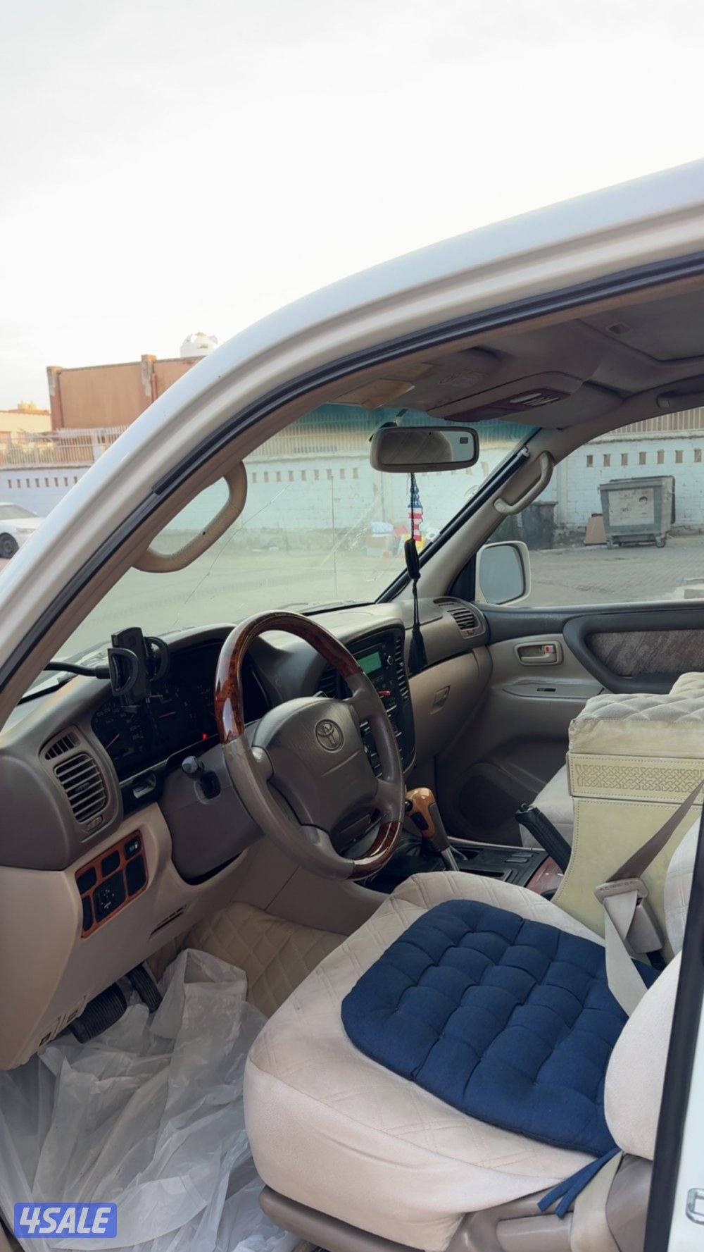 للبيع لاندكروزر ٢٠٠١ جكسار ماشي ٦٠٠ قير تماتيك (شرط الفحص)4