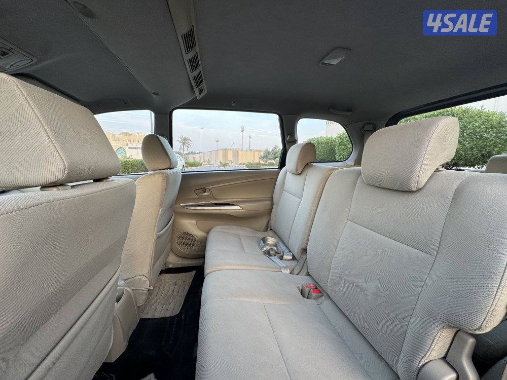 تويوتا افانزا موديل 2015 بحاله ممتازه جدا6