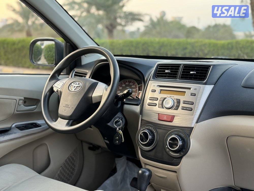 تويوتا افانزا موديل 2015 بحاله ممتازه جدا12