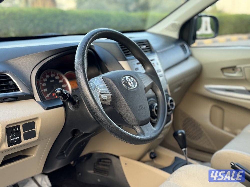 تويوتا افانزا موديل 2015 بحاله ممتازه جدا13