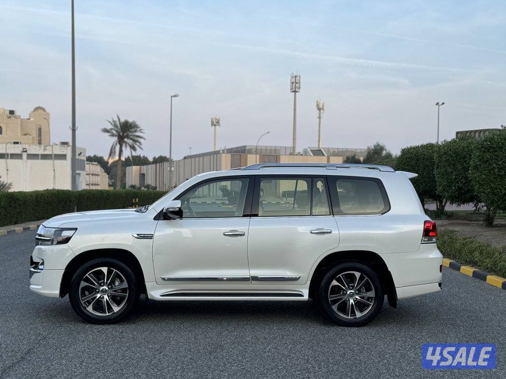 لاندكروزر GX_R V8 Grand Touring موديل 202010