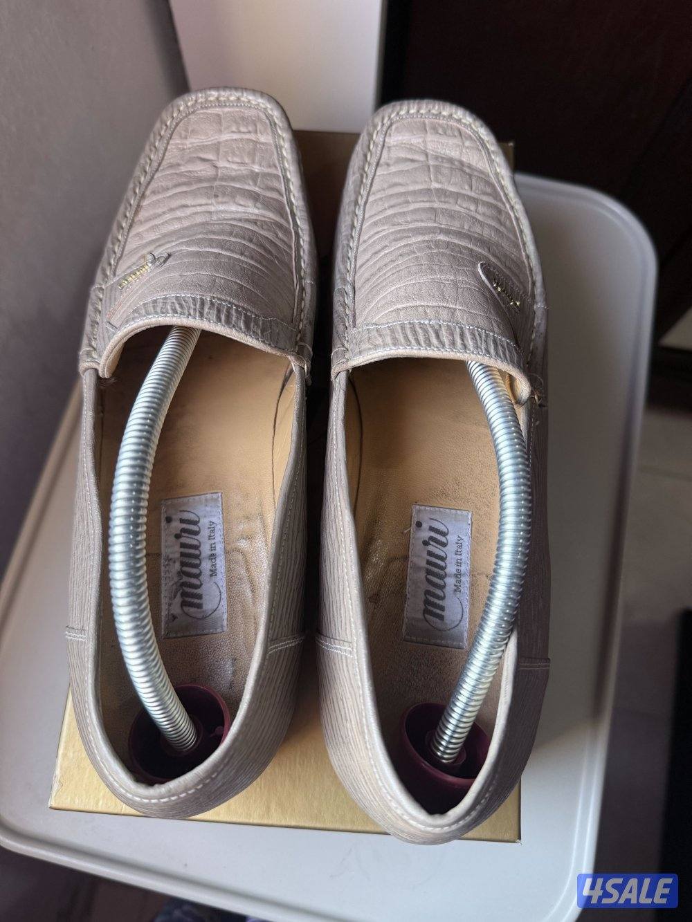 Shoes croc embossed leather1