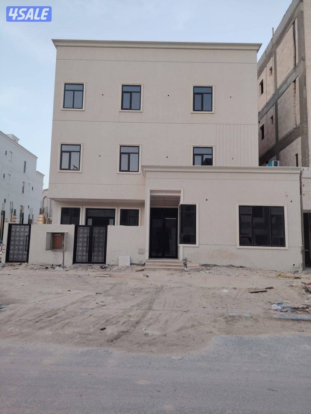 للبيع بيت في المطلاع – N12 | قطعة 3
: مدخل ومخرج من الجهة الغربي2