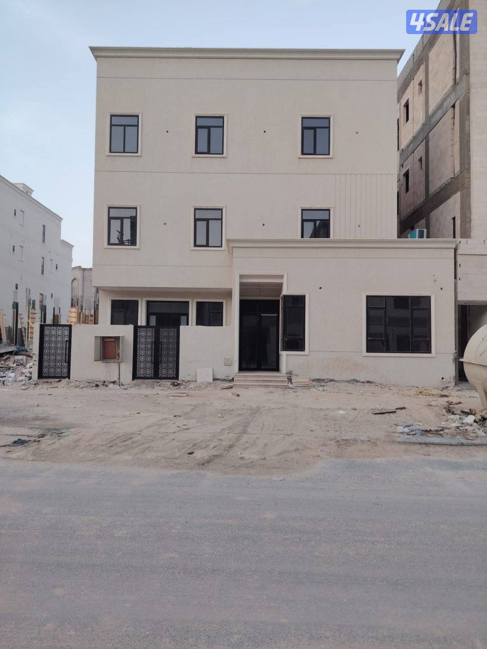 للبيع بيت في المطلاع – N12 | قطعة 3
: مدخل ومخرج من الجهة الغربي5