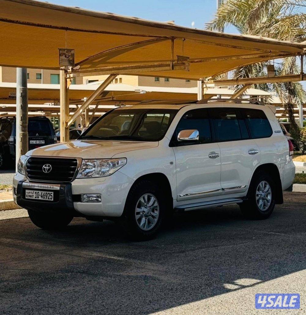 لاندكروزر 2011 صبغ الوكاله ماعدا قطعه ماشي 380 الف0