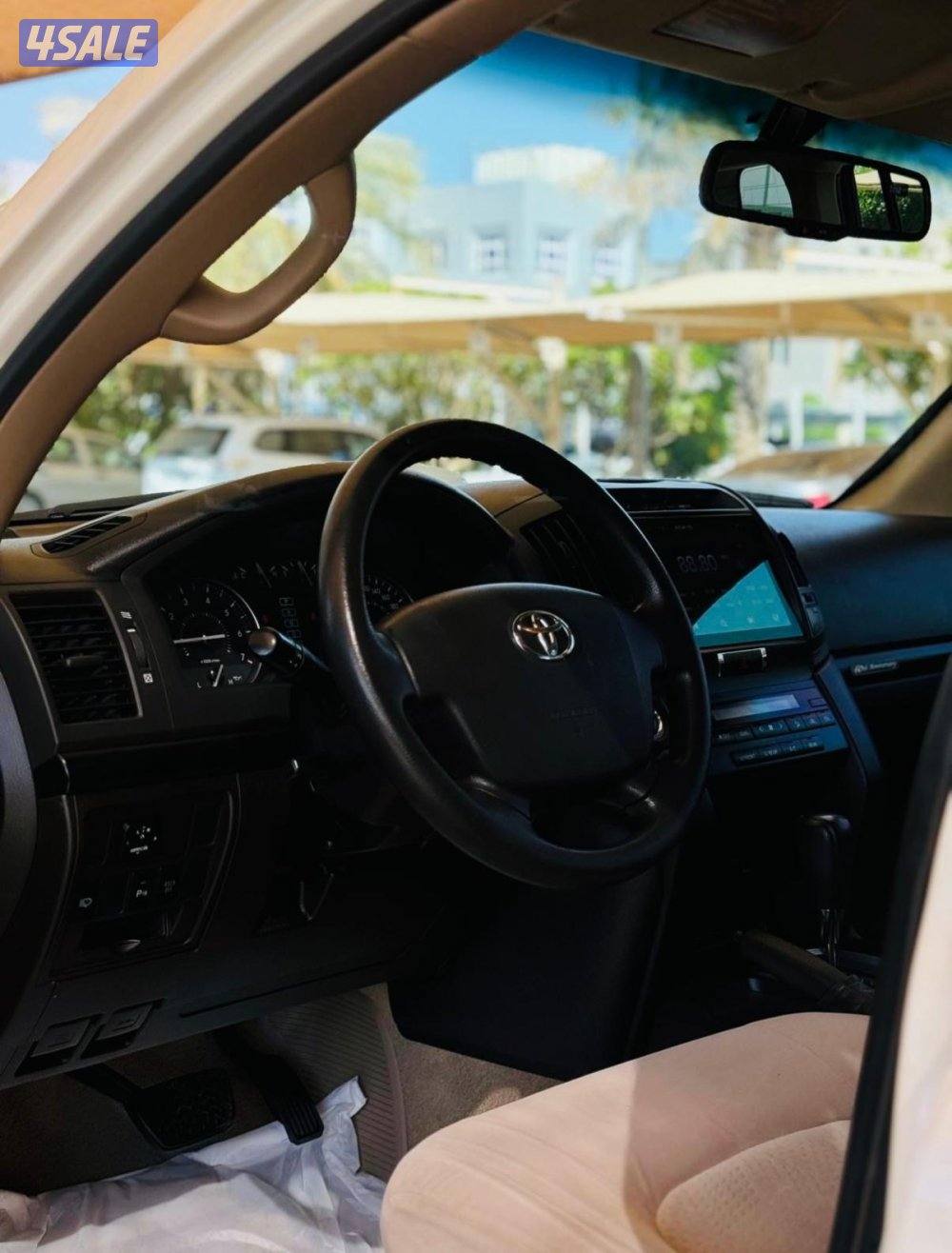 لاندكروزر 2011 صبغ الوكاله ماعدا قطعه ماشي 380 الف2