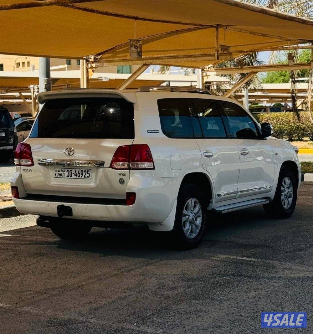 لاندكروزر 2011 صبغ الوكاله ماعدا قطعه ماشي 380 الف5