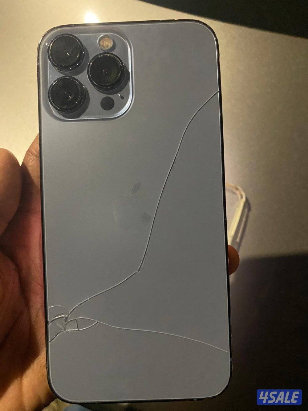 iphone 13 pro max 128 gb Display change, battery 60% back door broken0