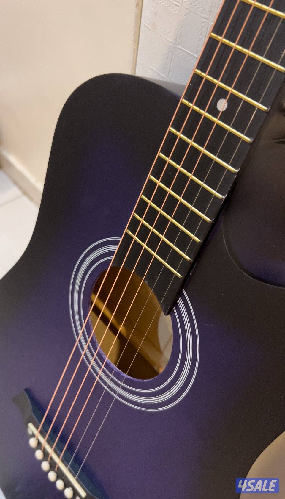 جيتار اكوستيك جديد بالكرتون  New Guitar0