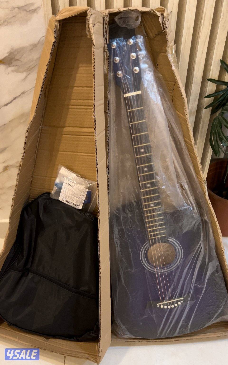 جيتار اكوستيك جديد بالكرتون  New Guitar6