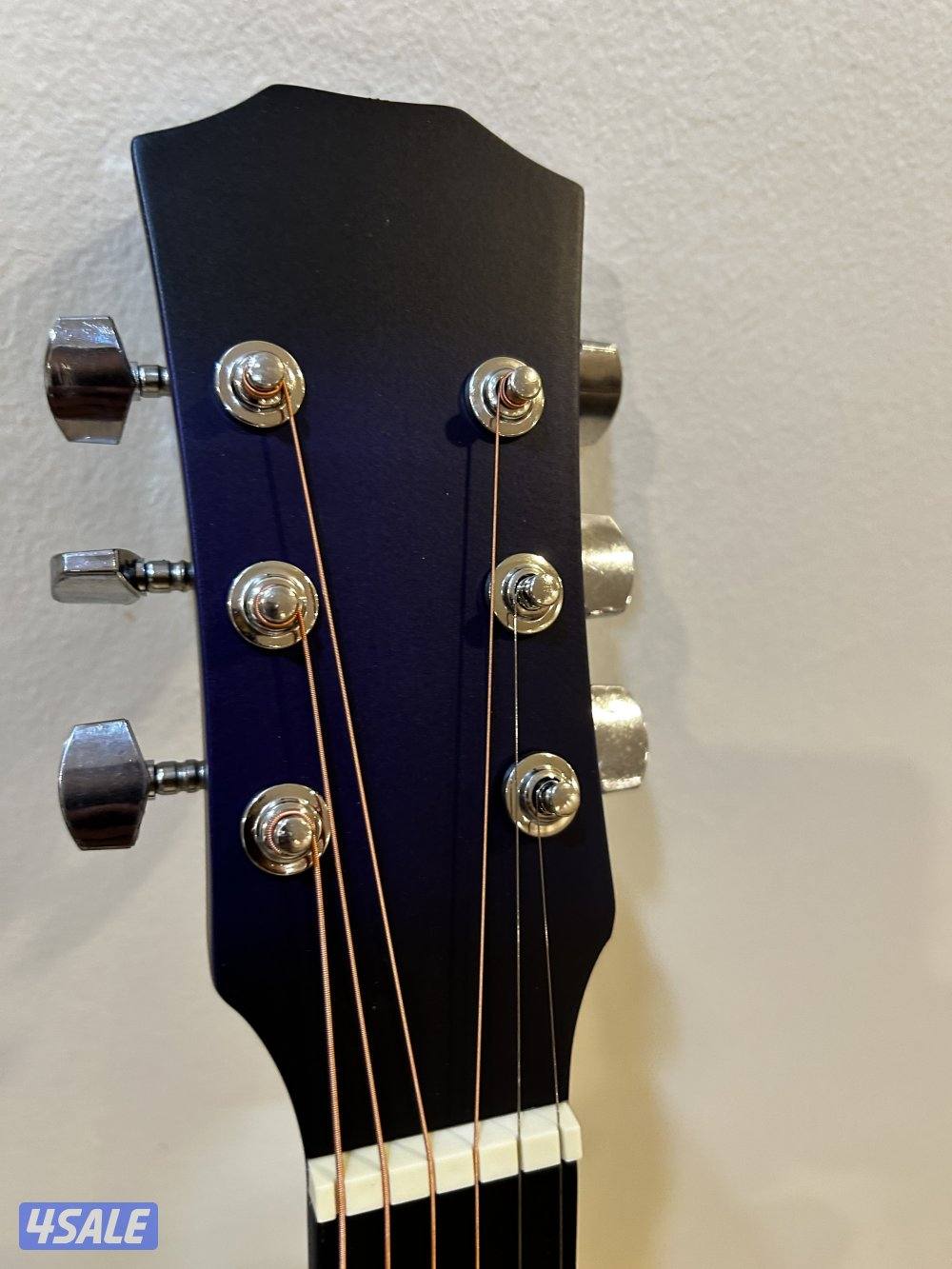 جيتار اكوستيك جديد بالكرتون  New Guitar10