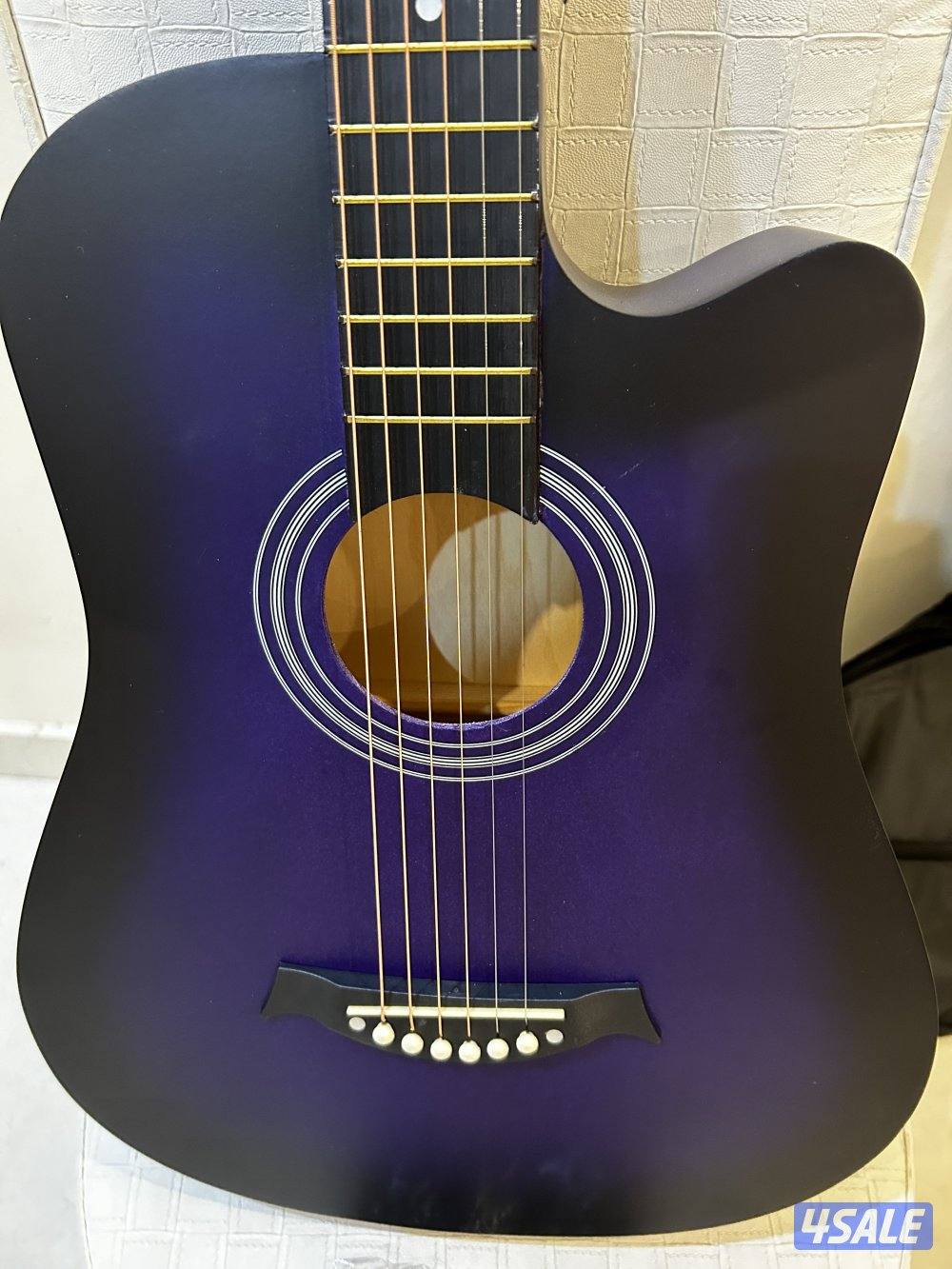 جيتار اكوستيك جديد بالكرتون  New Guitar11