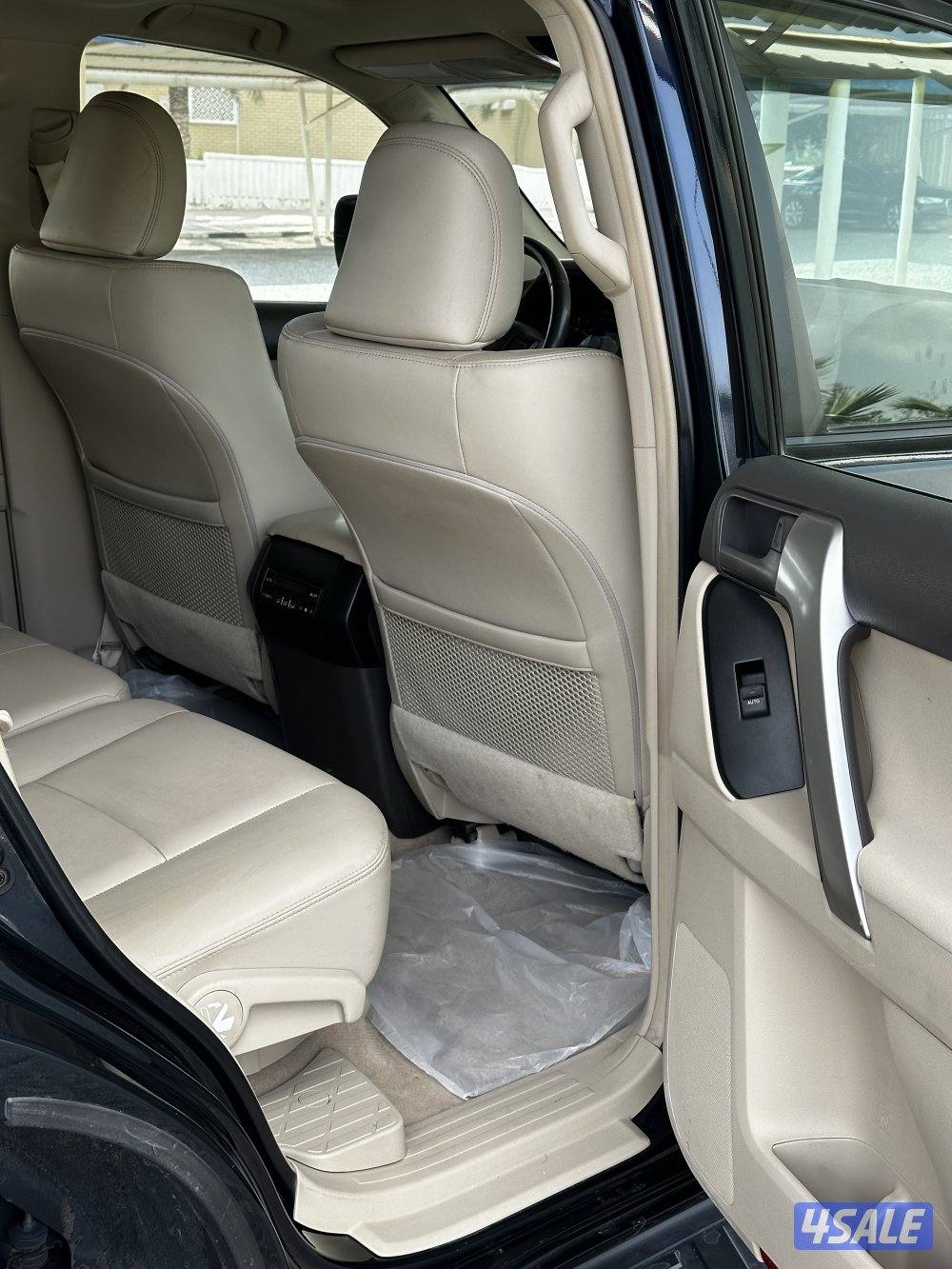 للبيع برادو موديل ٢٠٢٢ صبغ الوكالة ماعدا قطعه10