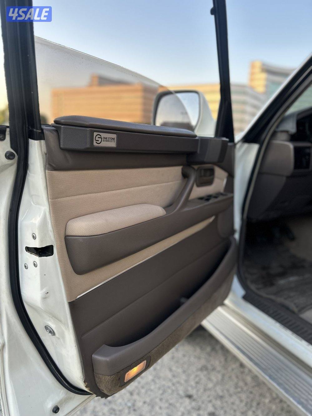 لاند كروزر vxr 1997 قير عادي وارد قطر 228km ابيض2