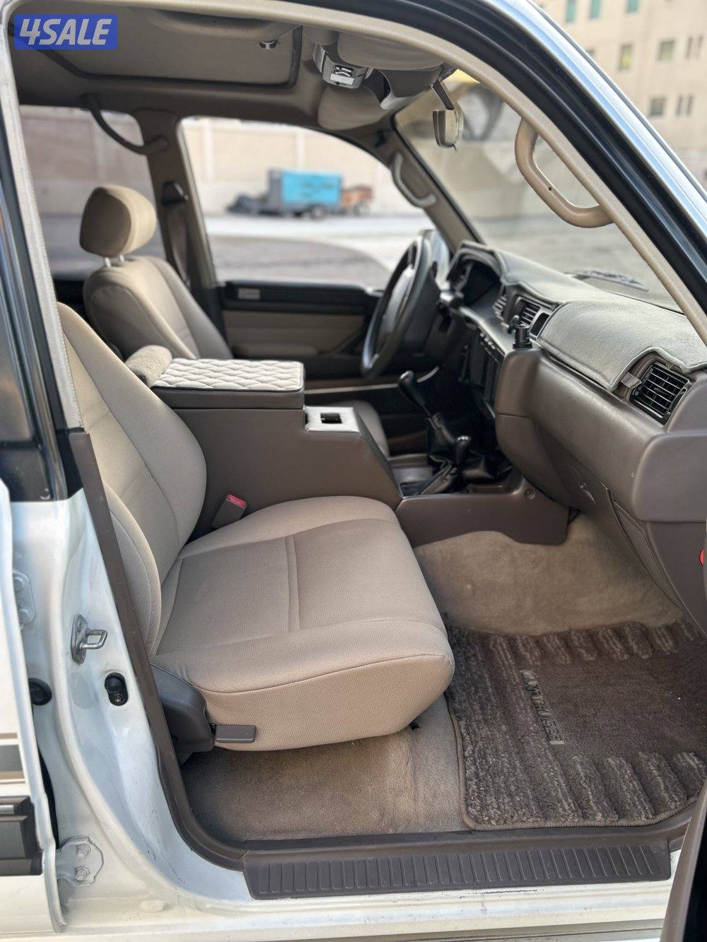 لاند كروزر vxr 1997 قير عادي وارد قطر 228km ابيض3