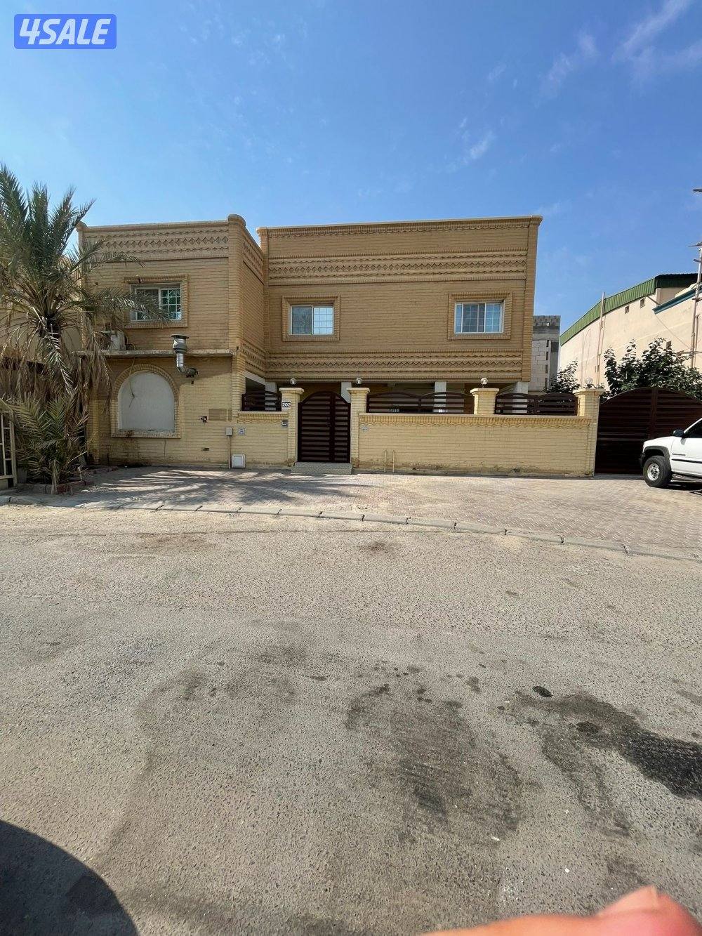 للبيع بيوت في الفحيحيل1