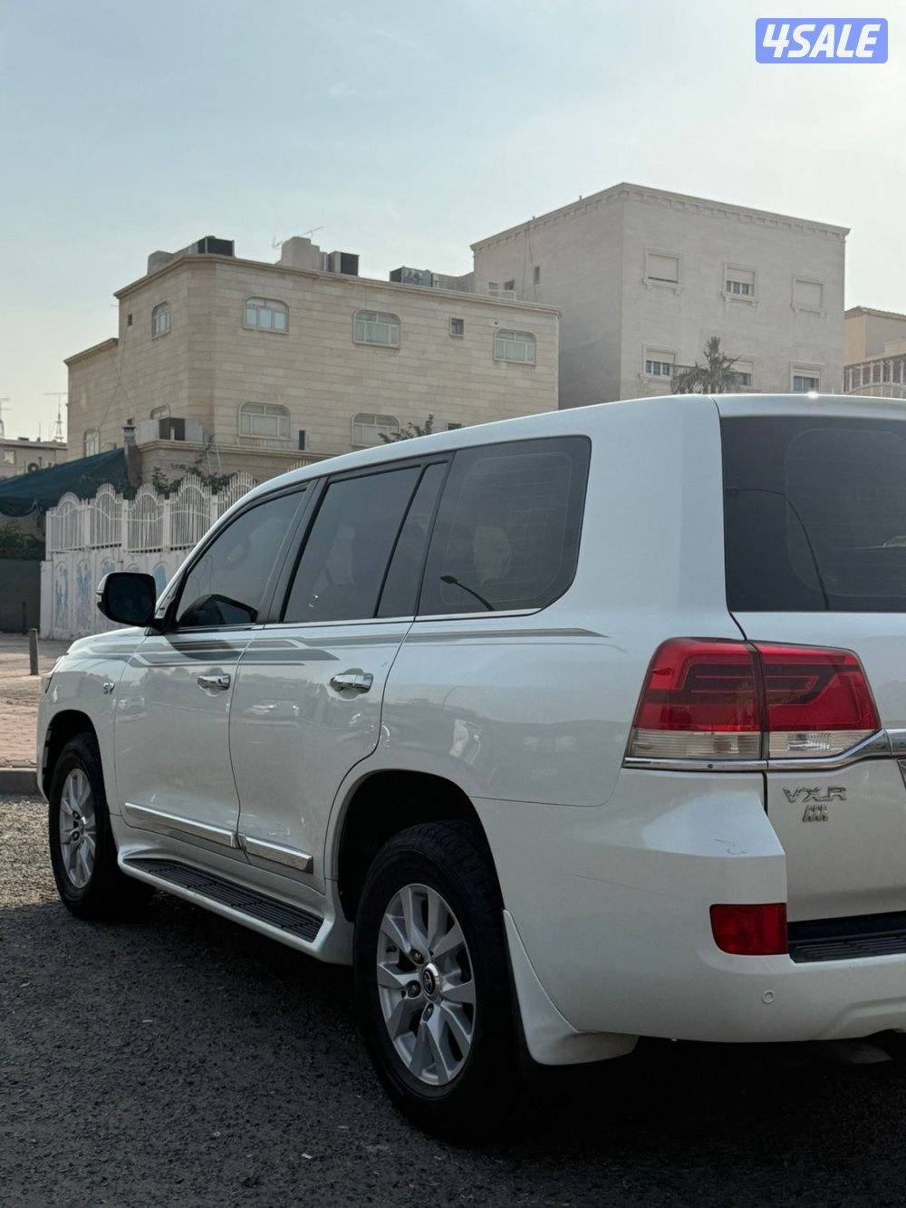 لاند كروزر في اكس ار2
