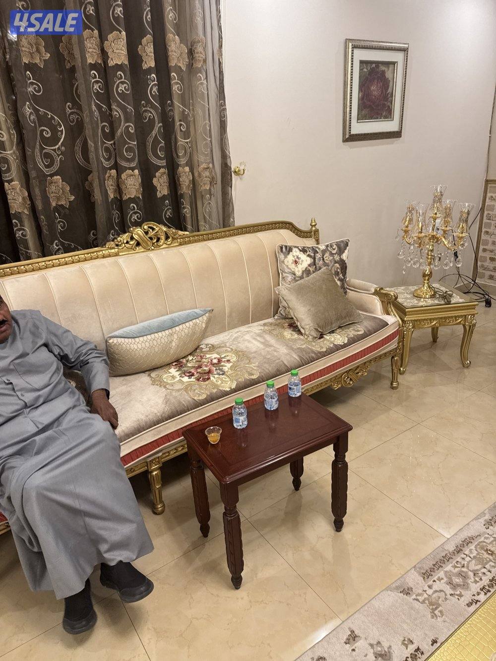 للبيع طقم قنفات ملكي وآخر طقم1