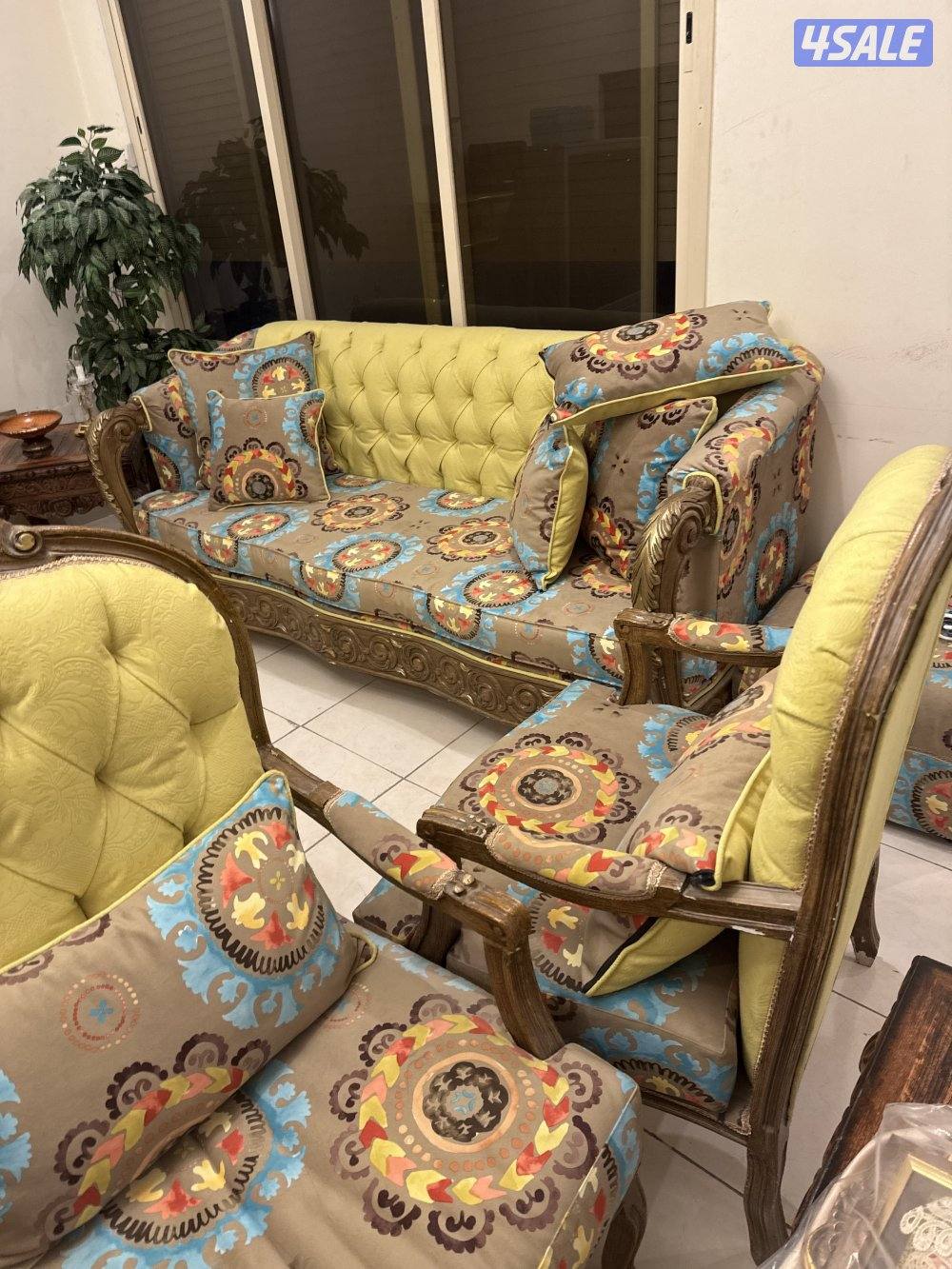 للبيع طقم قنفات ملكي وآخر طقم3