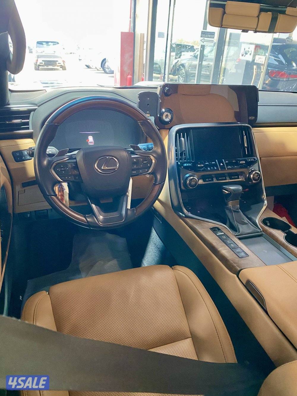 لكزس LX600 الساير موديل 2024 عداد 717