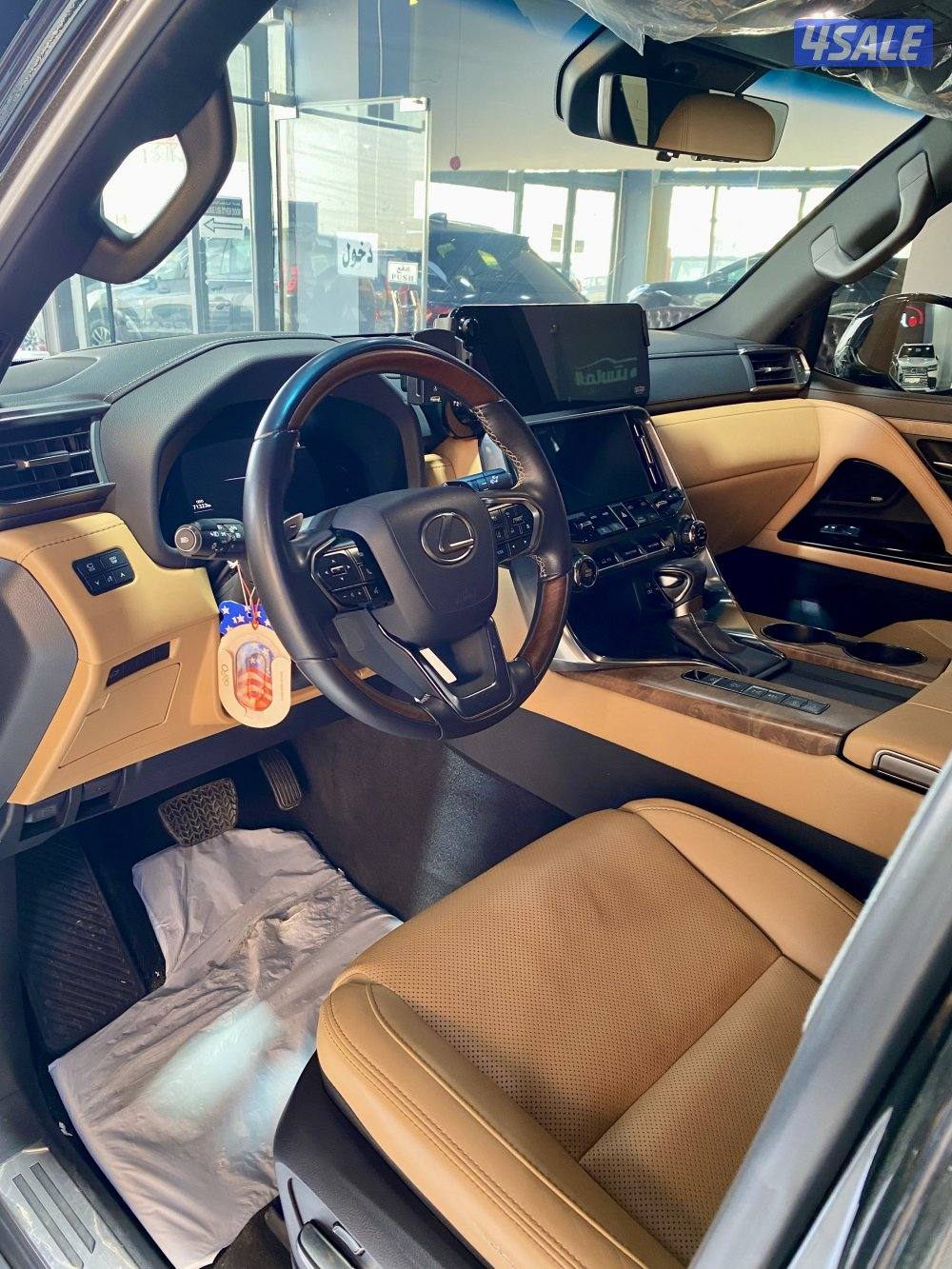 لكزس LX600 الساير موديل 2024 عداد 719