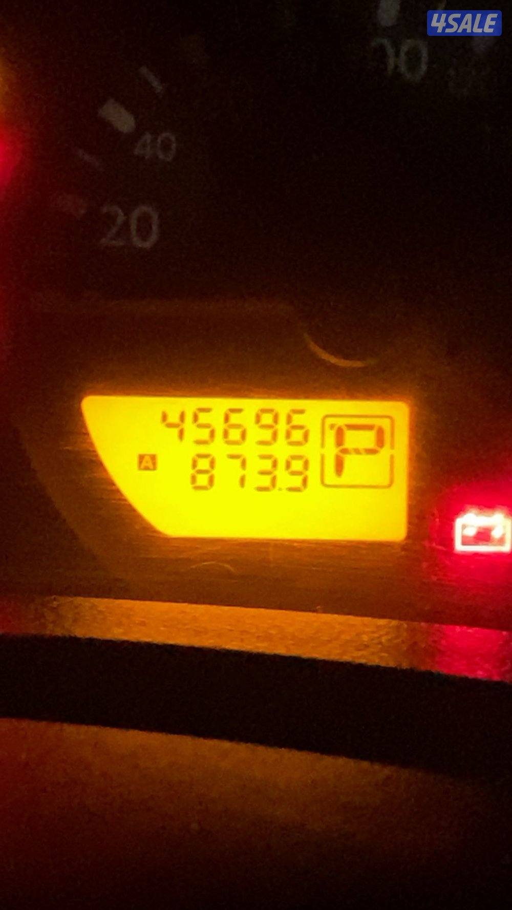 للبيع نيسان نيفارا موديل 2014 المالك الأول ماشي 45:7001