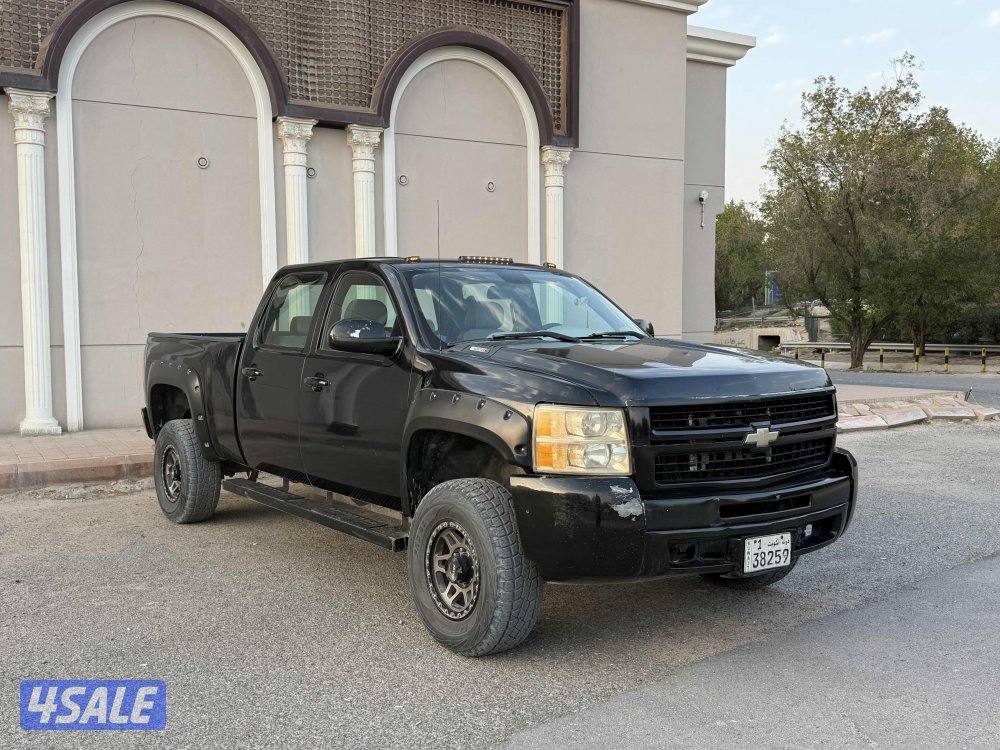 للبيع وانيت سلفرادو HD 2010 ماشي 289الف شرط الفحص قير مكينه شاصي1