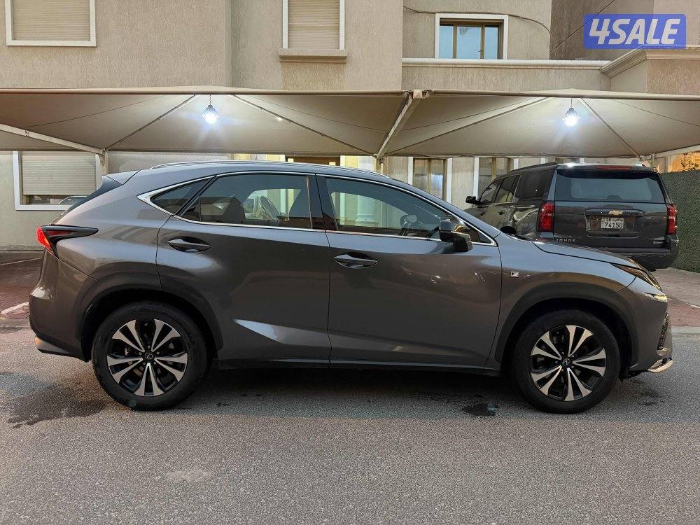 للبيع لكزس مالك الاول NX300 موديل 20180