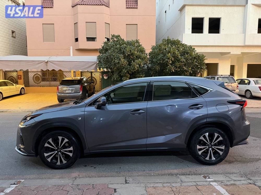 للبيع لكزس مالك الاول NX300 موديل 20181