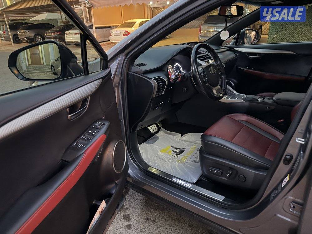 للبيع لكزس مالك الاول NX300 موديل 20187