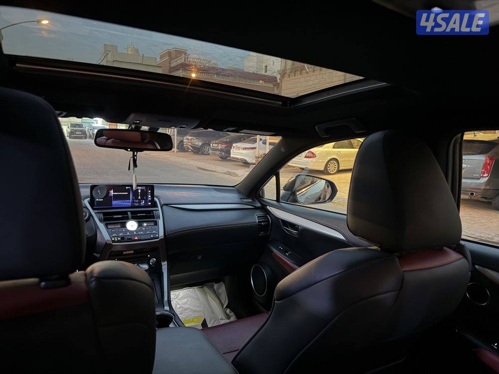 للبيع لكزس مالك الاول NX300 موديل 20188