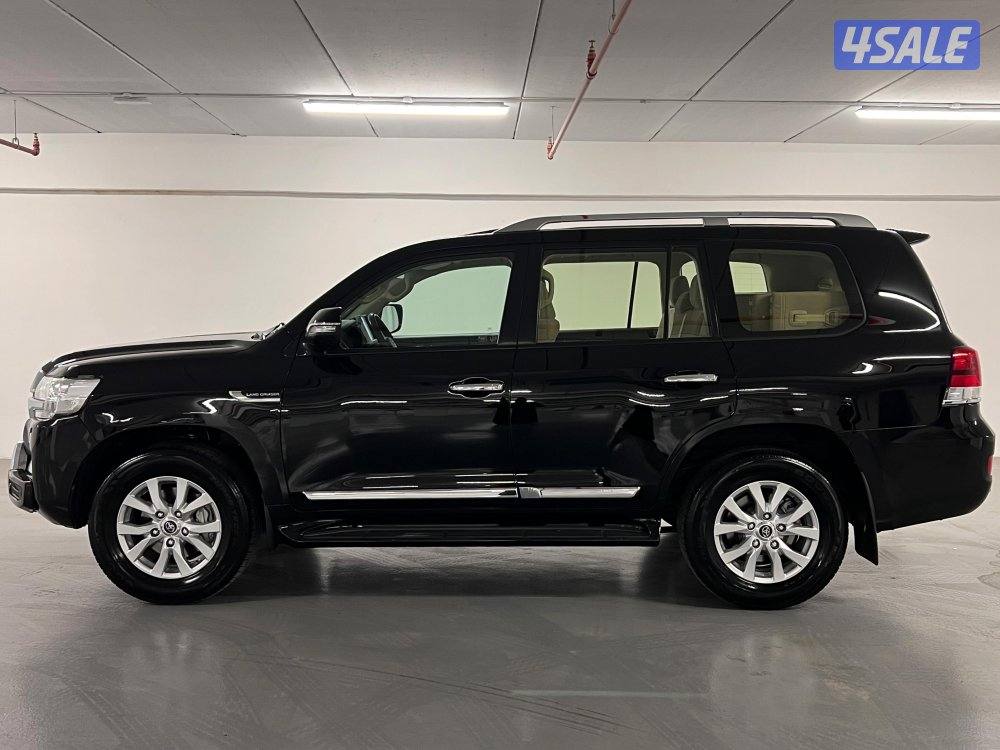 لاند كروزر GXR V62