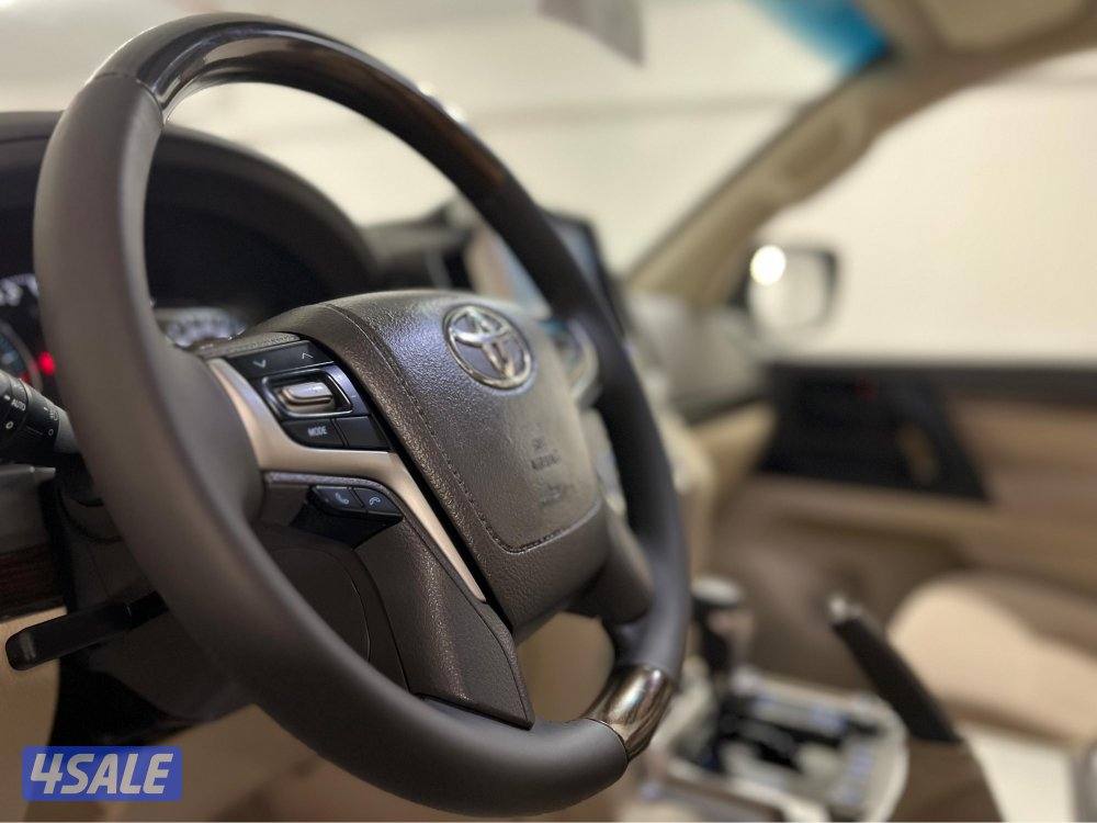 لاند كروزر GXR V67