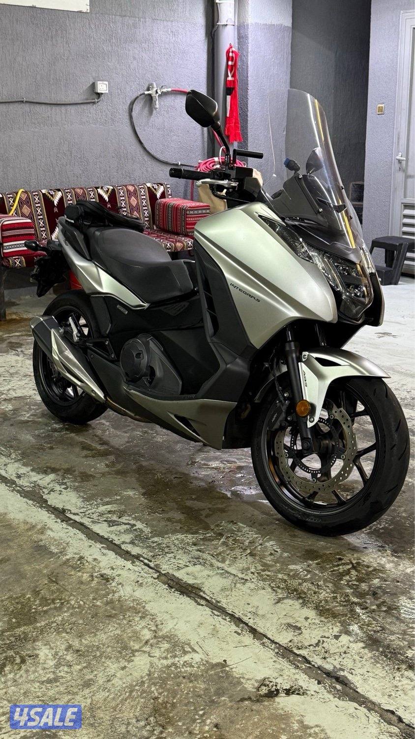 للبيع هوندا انتيقرا 750 cc0
